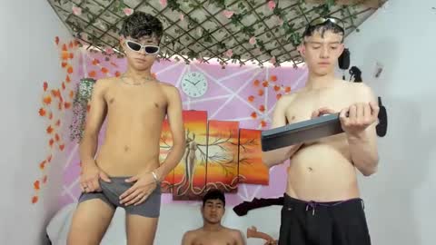 chicos hot online show from March 11, 6:52 pm