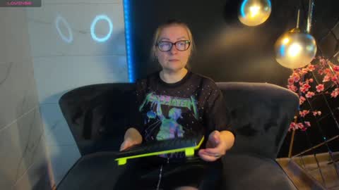 Alexandra online show from December 8, 1:47 pm