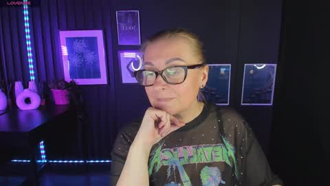 Alexandra online show from December 9, 7:50 pm