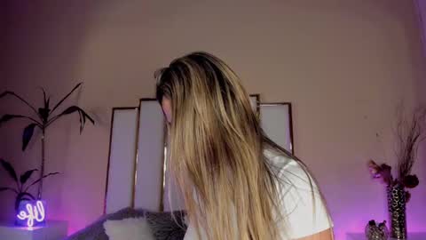 Snapshot of alexandraa_gomez chatting on September 13, 8:08 pm alexandraa_gomez online show from September 13, 8:08 pm