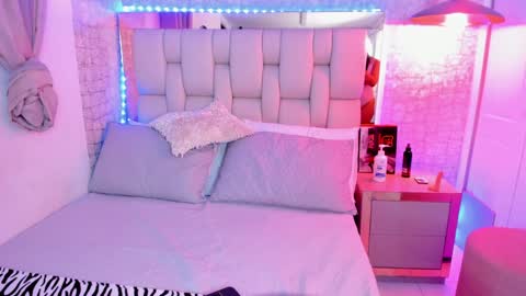 Alexandra Miller online show from December 9, 1:55 pm