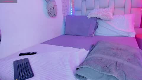 Alexandra Miller online show from January 14, 3:04 pm