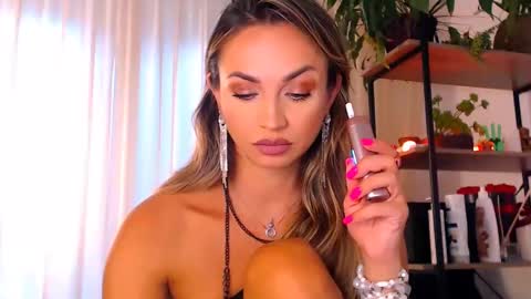 alexandrawooow online show from September 10, 1:55 pm