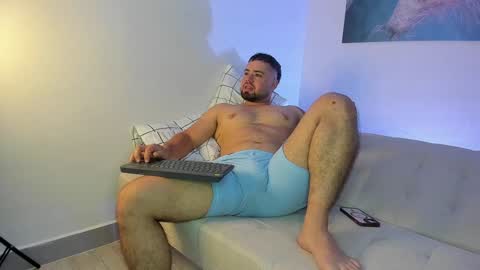 Snapshot of alexandro_king chatting on January 19, 1:10 am ALEX online show from January 19, 1:10 am