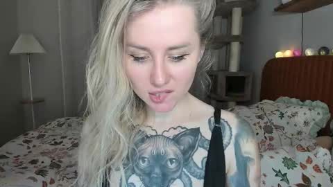 Snapshot of alexarush chatting on February 23, 5:43 pm alexarush online show from February 23, 5:43 pm