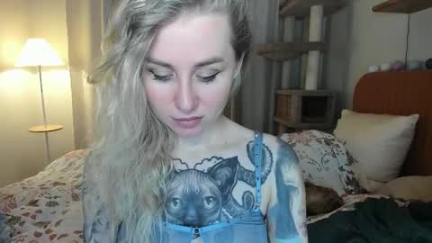 Snapshot of alexarush chatting on April 3, 6:17 pm alexarush online show from April 3, 6:17 pm