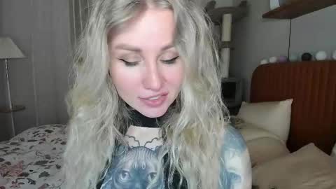 Snapshot of alexarush chatting on April 15, 6:04 pm alexarush online show from April 15, 6:04 pm