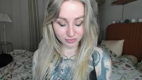 Snapshot of alexarush chatting on April 19, 6:10 pm alexarush online show from April 19, 6:10 pm
