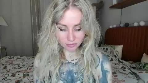 Snapshot of alexarush chatting on April 21, 6:44 pm alexarush online show from April 21, 6:44 pm