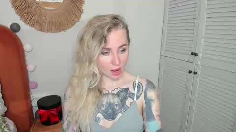 Snapshot of alexarush chatting on May 28, 5:43 pm alexarush online show from May 28, 5:43 pm