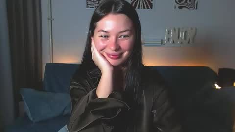 Snapshot of alexasven chatting on May 12, 11:13 pm Alex DONT FORGET GIVE ME THUMBS UP online show from May 12, 11:13 pm