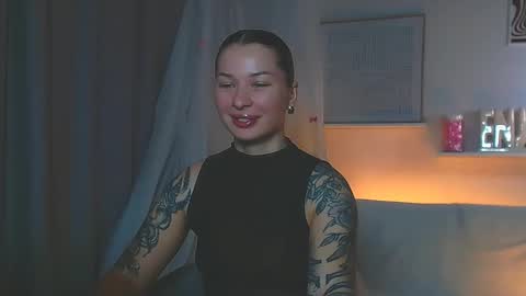 Snapshot of alexasven chatting on May 29, 10:41 pm Alex DONT FORGET GIVE ME THUMBS UP online show from May 29, 10:41 pm
