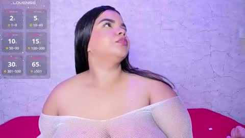 alexataylorr_ online show from February 5, 12:43 pm