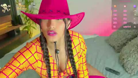 Snapshot of alexawhittee chatting on October 31, 3:07 am laurens online show from October 31, 3:07 am