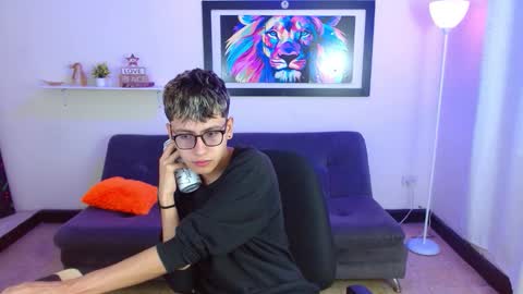 alex online show from March 28, 1:33 pm