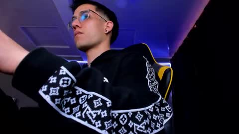 Snapshot of alexgiraldo__ chatting on September 11, 11:54 am alexgiraldo__ online show from September 11, 11:54 am