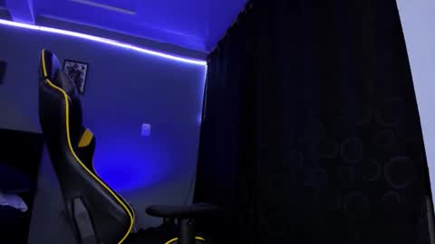 Snapshot of alexgiraldo__ chatting on September 14, 10:25 am alexgiraldo__ online show from September 14, 10:25 am