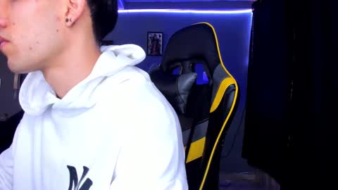 Snapshot of alexgiraldo__ chatting on September 18, 12:07 pm alexgiraldo__ online show from September 18, 12:07 pm