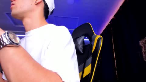 Snapshot of alexgiraldo__ chatting on September 21, 1:46 pm alexgiraldo__ online show from September 21, 1:46 pm