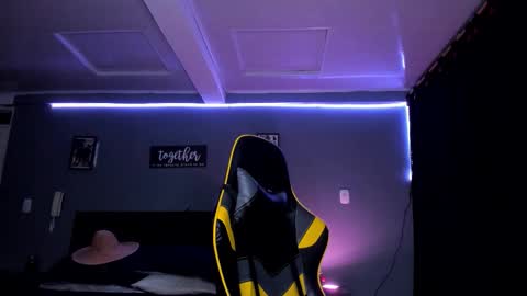 Snapshot of alexgiraldo__ chatting on September 30, 6:40 am alexgiraldo__ online show from September 30, 6:40 am