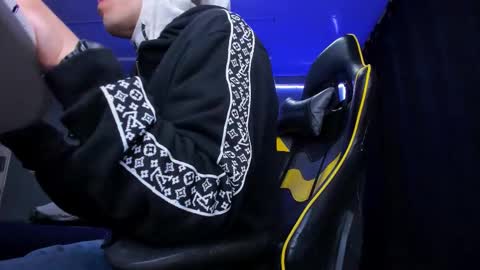 Snapshot of alexgiraldo__ chatting on October 16, 10:49 am alexgiraldo__ online show from October 16, 10:49 am