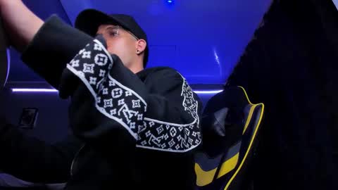 Snapshot of alexgiraldo__ chatting on November 3, 11:22 am alexgiraldo__ online show from November 3, 11:22 am