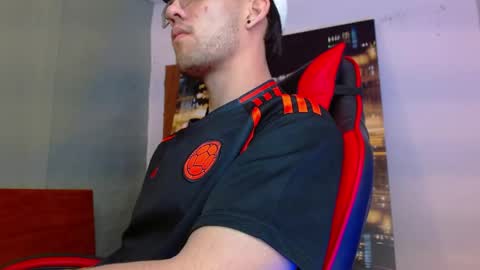 alexgiraldo__ online show from June 2, 2:02 am