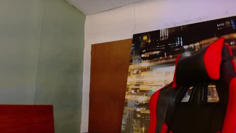 alexgiraldo__ online show from June 4, 2:56 pm