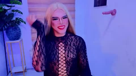 Snapshot of alexgrayanx chatting on November 18, 6:18 am alexgrayanx online show from November 18, 6:18 am