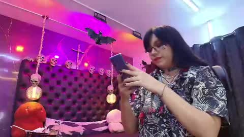 Snapshot of alexhoe_ chatting on February 18, 6:47 pm Alex online show from February 18, 6:47 pm