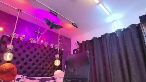 Snapshot of alexhoe_ chatting on February 24, 12:30 am Alex online show from February 24, 12:30 am