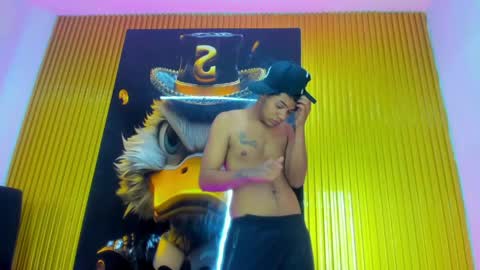 Snapshot of alexi_hot23 chatting on June 4, 8:48 pm alexi_hot23 online show from June 4, 8:48 pm