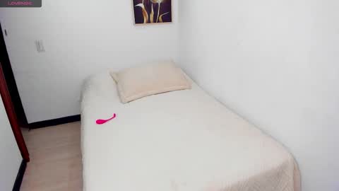 alexia_dussan online show from October 2, 11:01 pm