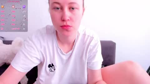 Snapshot of alexiacortez chatting on June 1, 3:14 pm Alexia online show from June 1, 3:14 pm