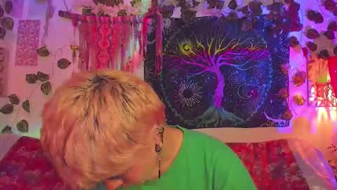 Alex online show from December 18, 1:44 am