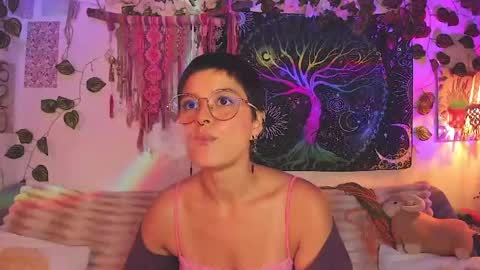 Snapshot of alexiafisher_ chatting on April 19, 6:43 pm Alex online show from April 19, 6:43 pm