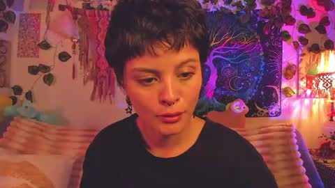 Snapshot of alexiafisher_ chatting on June 19, 5:34 am Alex online show from June 19, 5:34 am