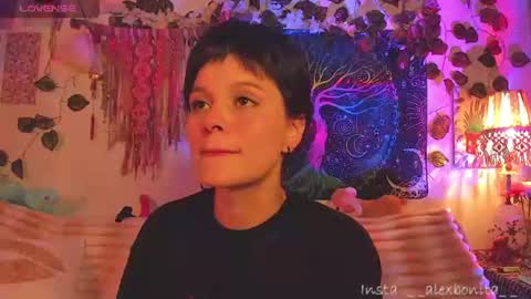 Snapshot of alexiafisher_ chatting on June 22, 12:35 am Alex online show from June 22, 12:35 am
