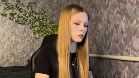 Alexia online show from April 30, 3:07 pm