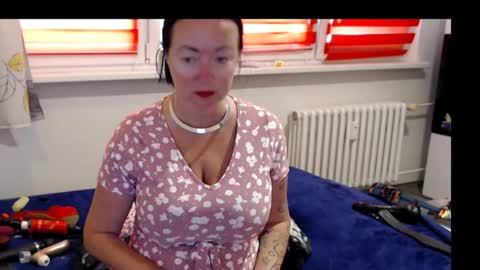 Snapshot of alexie33 chatting on July 19, 11:25 am alexie33 online show from July 19, 11:25 am