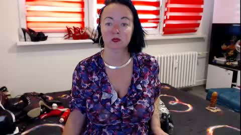 Snapshot of alexie33 chatting on July 28, 9:26 am alexie33 online show from July 28, 9:26 am