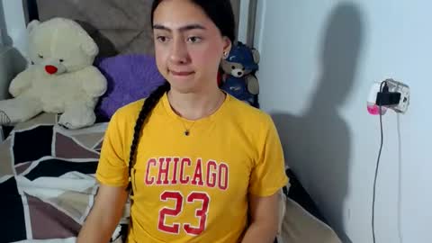 Snapshot of alexis_brown11 chatting on July 19, 2:04 am -- ALEXIS -- online show from July 19, 2:04 am