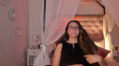 alexis_scott__ online show from June 11, 4:32 am