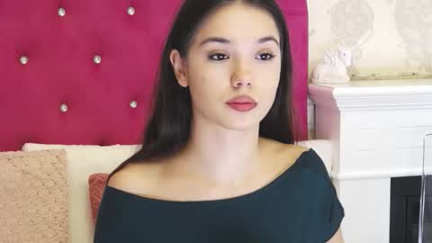 Snapshot of alexisdevine chatting on March 17, 5:22 am alexisdevine online show from March 17, 5:22 am