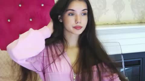 alexisdevine online show from June 26, 4:39 am