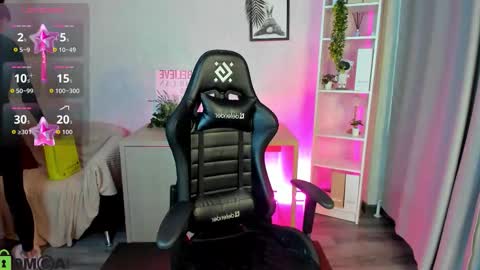 Alexis   Mon Tue Wed Thu Fri 7 GMT 0100am-0700am  online show from November 12, 4:29 pm