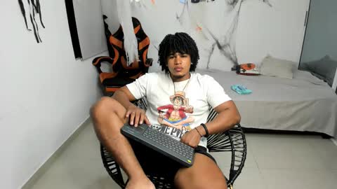 Snapshot of alexj_black chatting on November 1, 12:18 pm ALEXJ BLACK online show from November 1, 12:18 pm