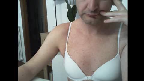 Snapshot of alexja_ganja chatting on February 15, 8:57 am Alexia online show from February 15, 8:57 am