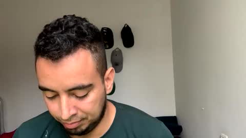 Snapshot of alexospina55 chatting on January 8, 2:19 pm alexospina55 online show from January 8, 2:19 pm