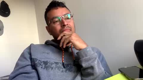 Snapshot of alexospina55 chatting on March 30, 10:16 am alexospina55 online show from March 30, 10:16 am